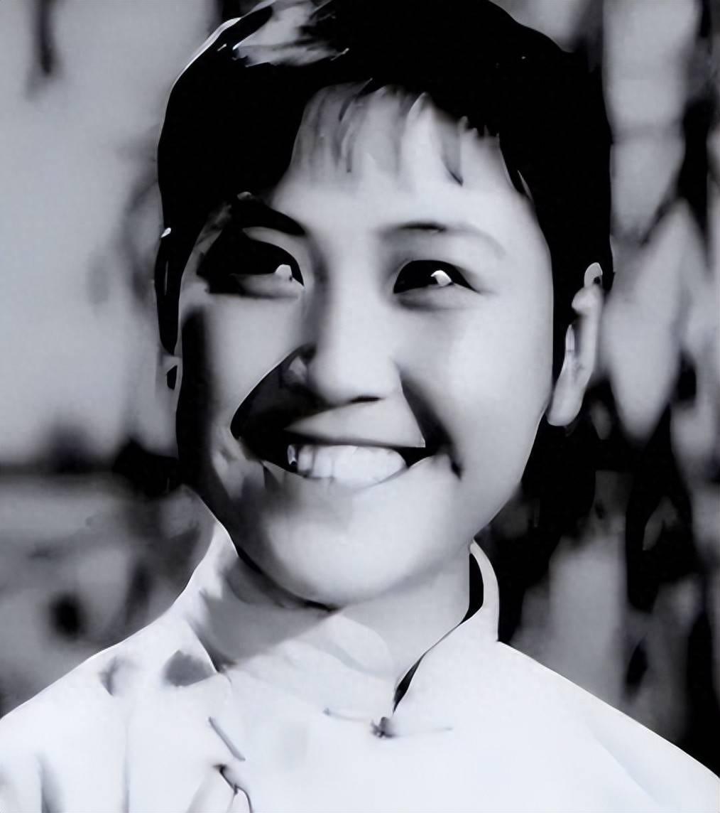 所有人都以为，红遍全国的“二妹子”会嫁给一个大人物。谁也没想到，她最后认准的，竟