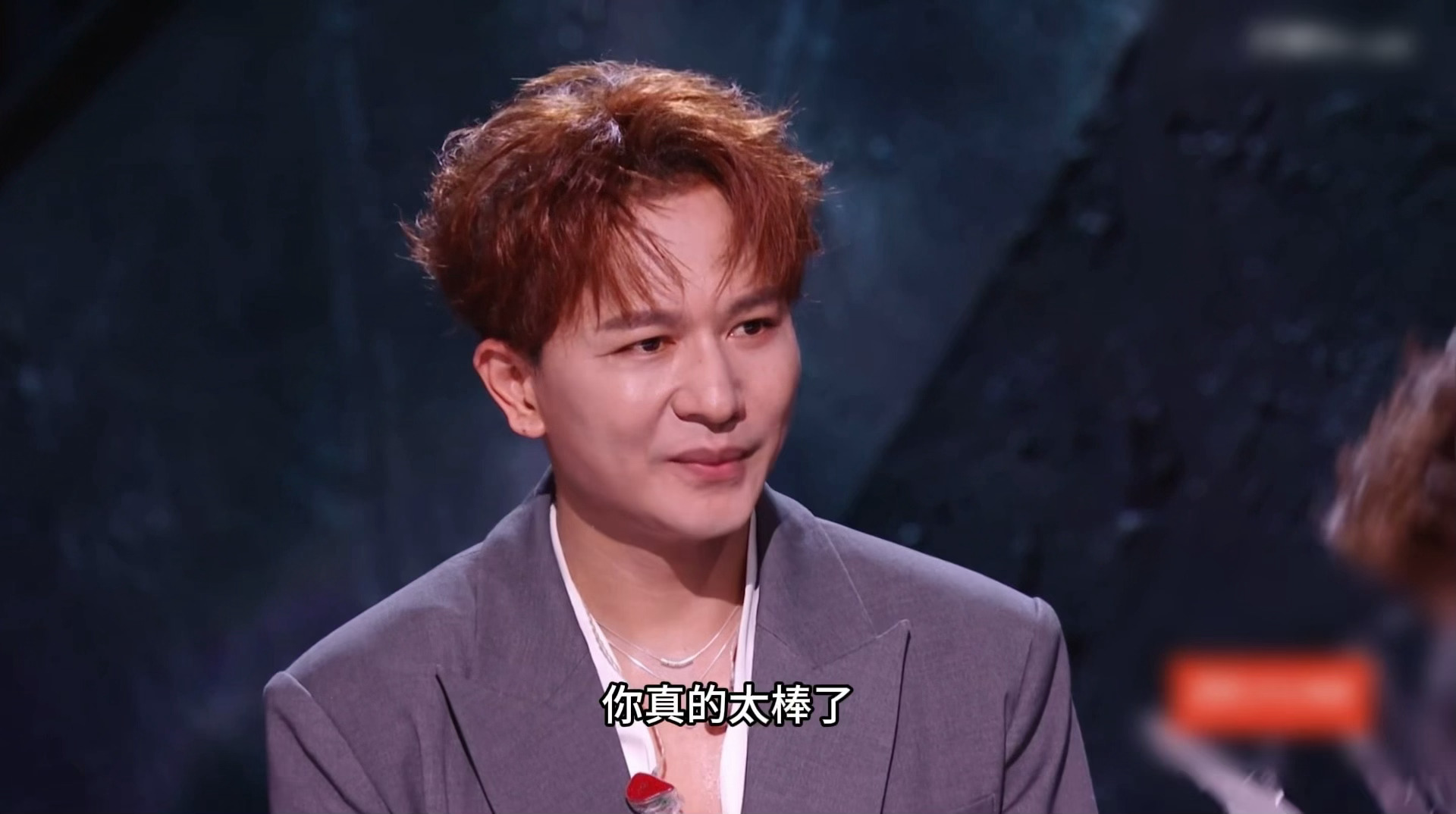 王传君听欢子唱歌想叫爸王传君我爸彩铃是欢子 谁懂这就是彩铃时代的肌肉记忆！王传君