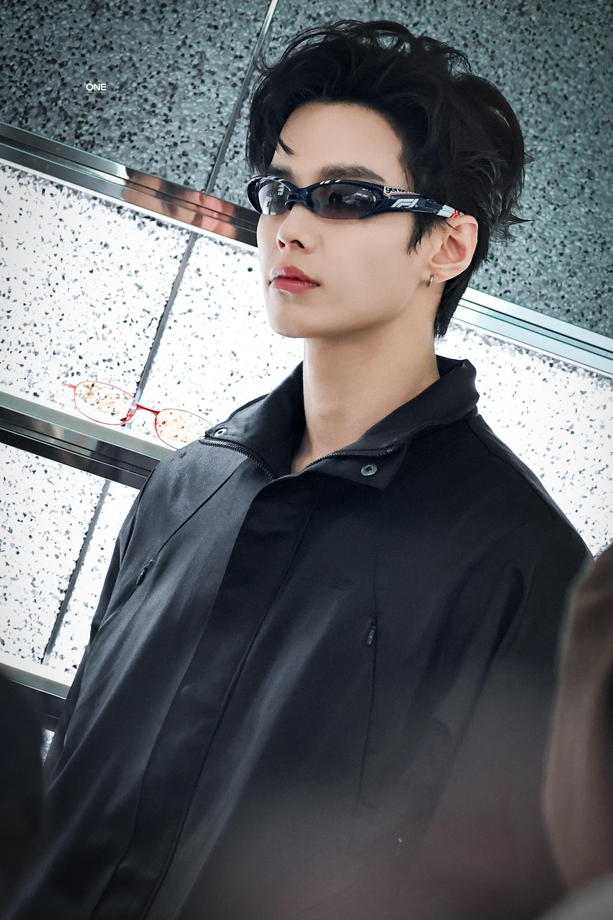 何与神图有了何与这张脸怎么拍都是张张神图的程度，宜古宜今内娱真的需要这样的神颜何