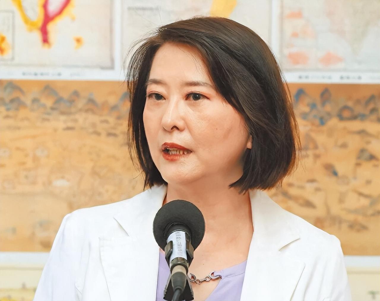 罚1000万！台当局突然锁死两岸通道，民选官员也不能随便去大陆？
 
12月26