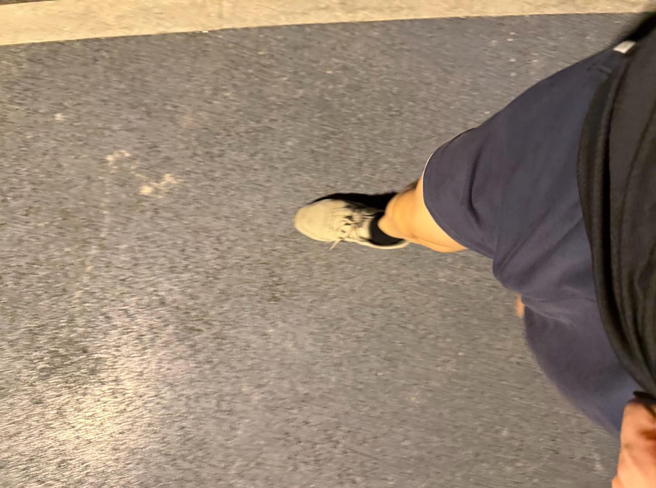 要下雨了赶紧回家 ​​​