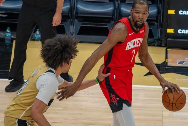 快船力克勇士 掘金险胜爵士 西部排名又变了

随着火箭拿下奇才，快船力克勇士，掘