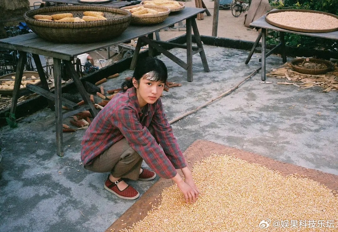 周也这种“土妞”照真的好接地气，这剧一定好看 