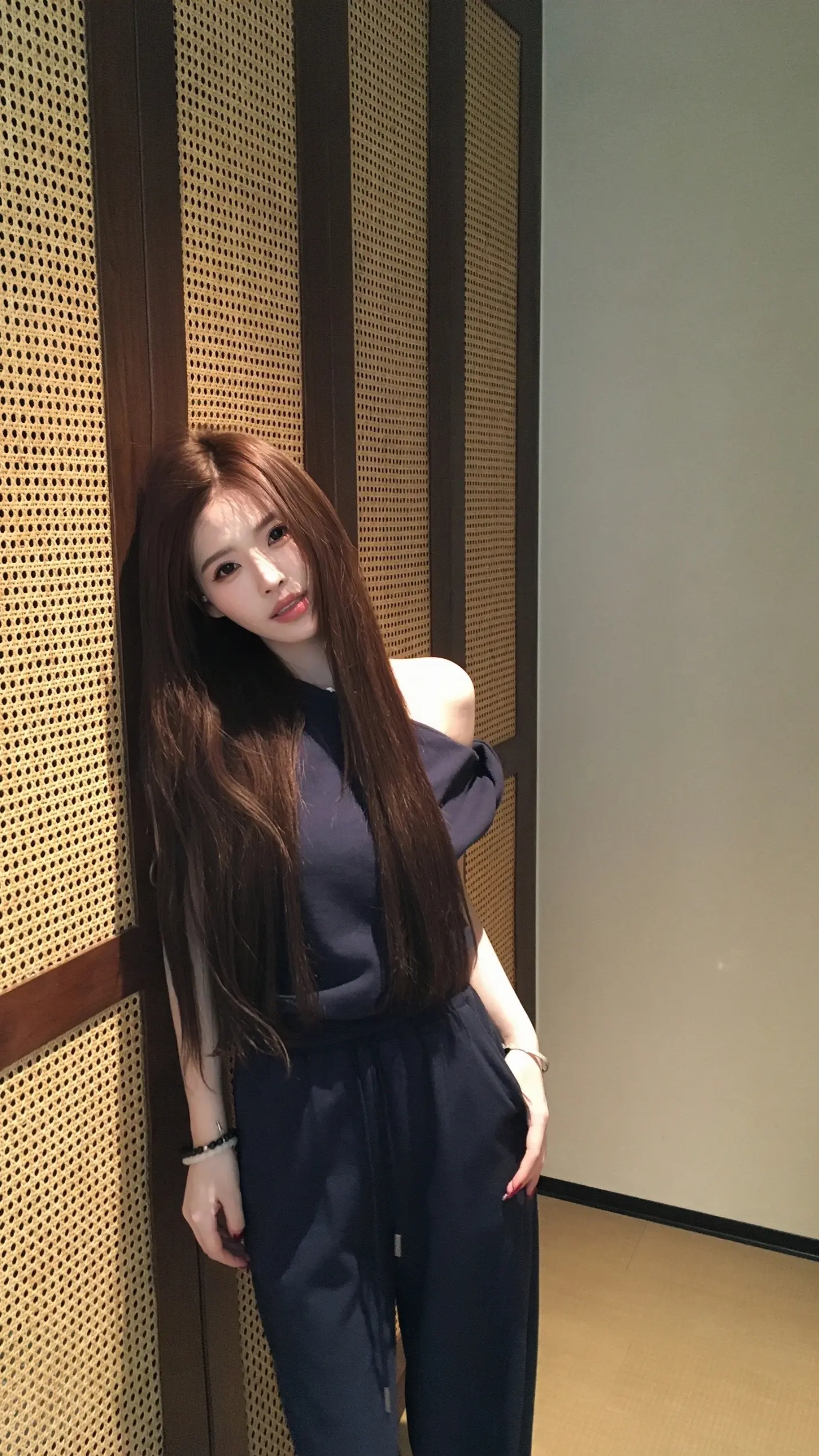 发照片是为了伴着音乐欣赏自己