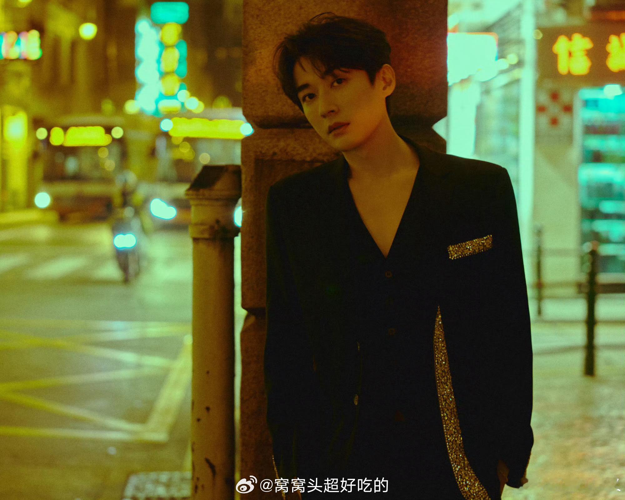 尖叫之夜出图刘学义 爱奇艺尖叫之夜造型出图～港风学长太帅了