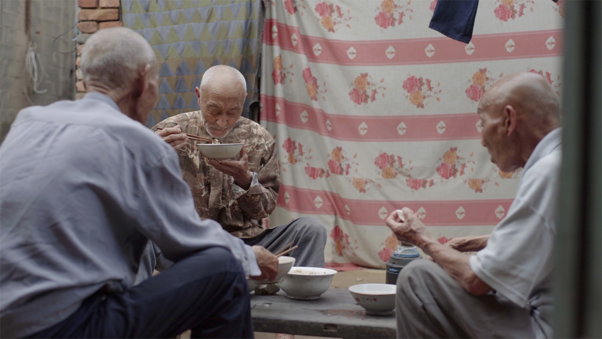 应该没人能拒绝在公益日去帮助乡村老人，这样的行为真的很有意义，充满了正能量，为老