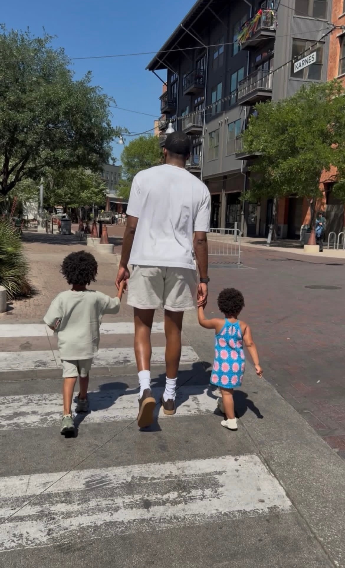 休息日福克斯晒带娃照超话创作官 ｜圣安东尼奥马刺