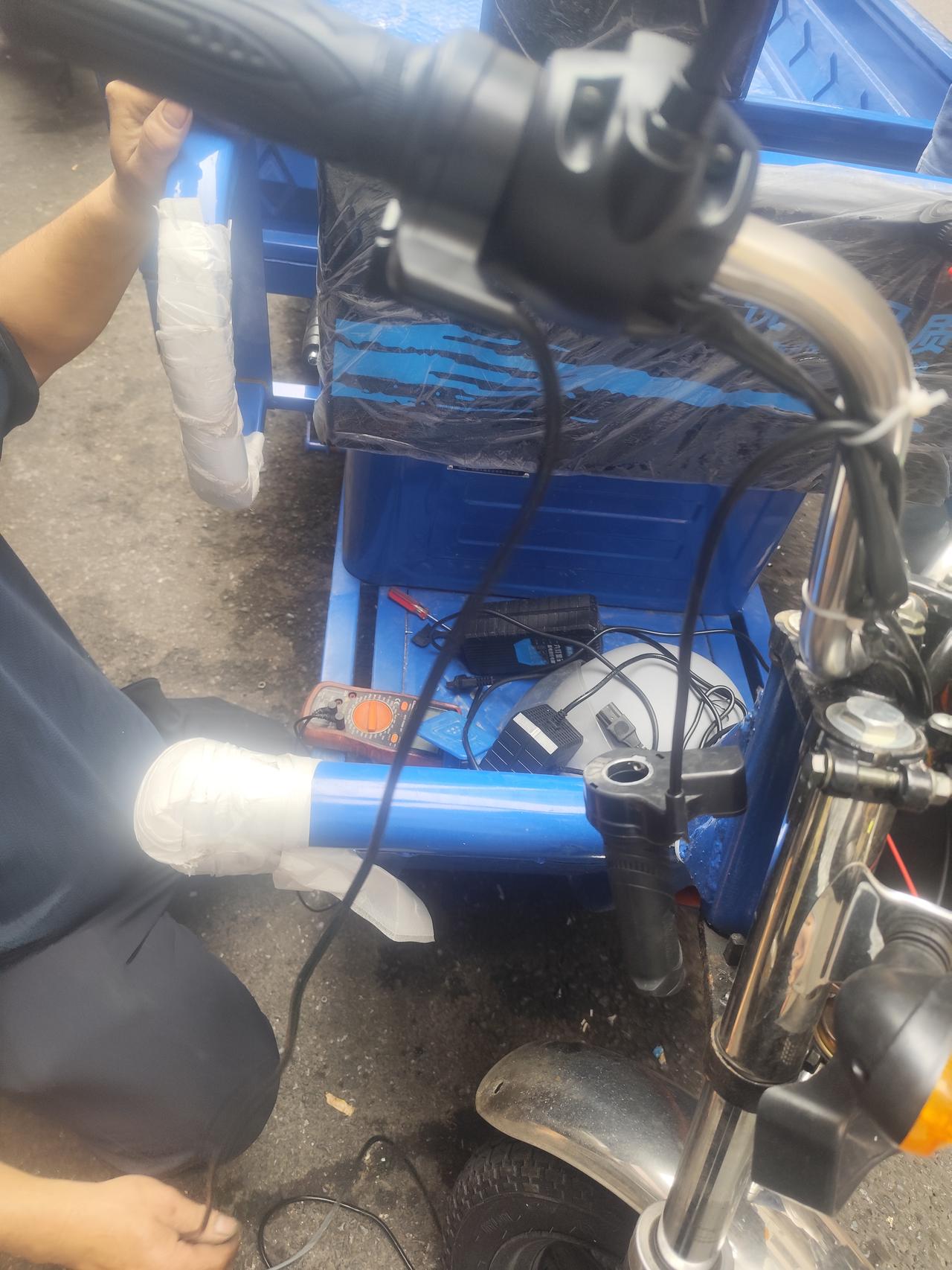 开店真的是个“烧钱黑洞”，没开之前根本想象不到哪哪都得花钱。房租、装修、进货，随