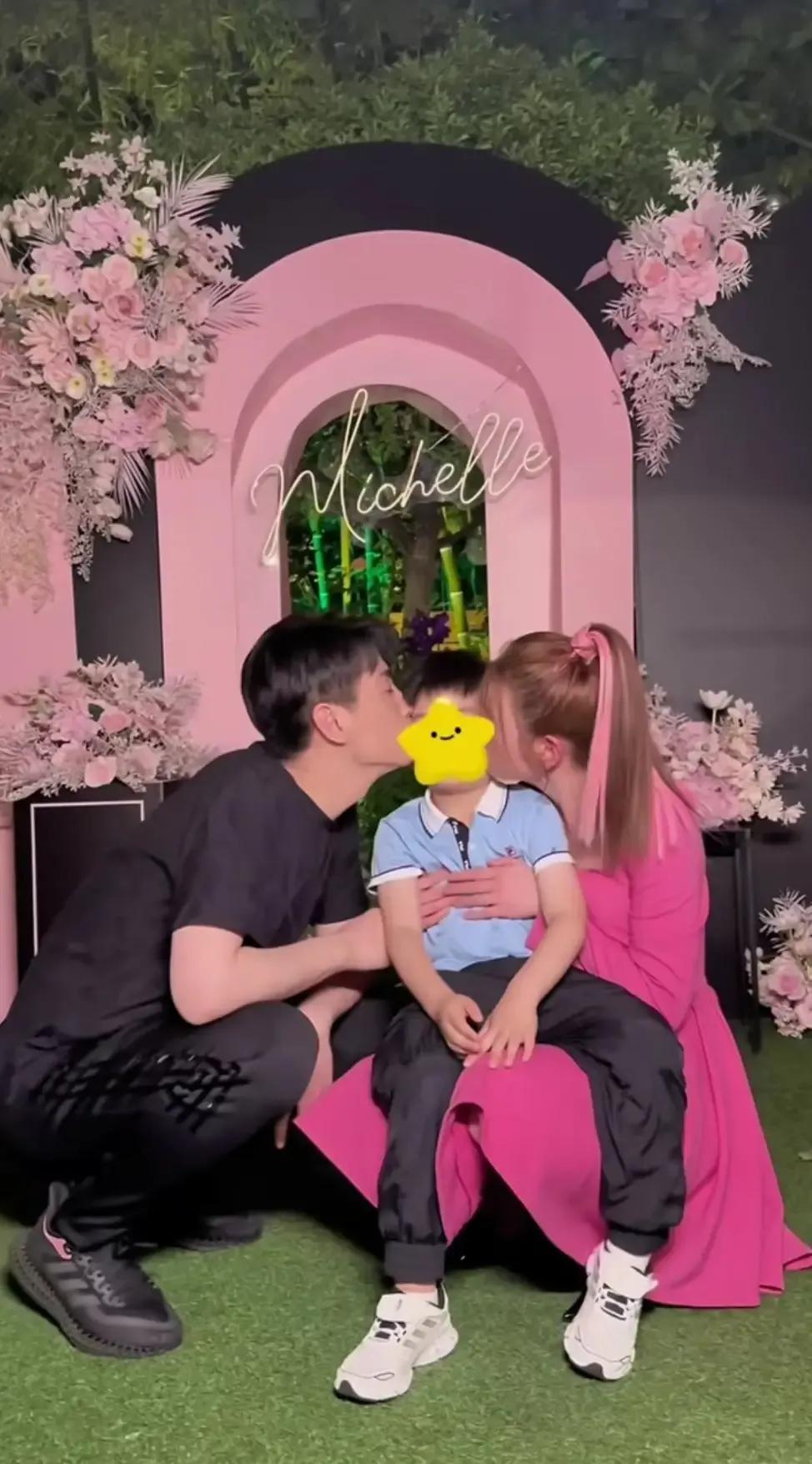 陈晓夫妇给儿子过生日的画面简直太温馨了，一家三口真幸福……他爱老婆，疼孩子，会赚