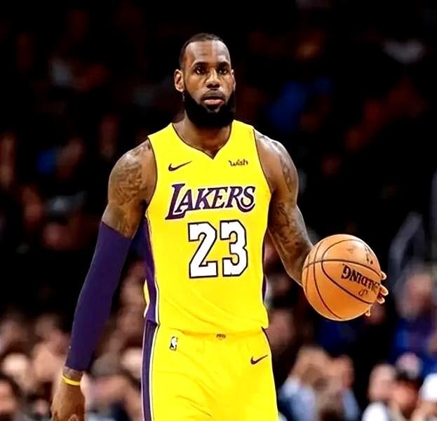 詹姆斯维持了19年的纪录，终于打破了！

复出后这几场球打得确实挣扎，直接导致老