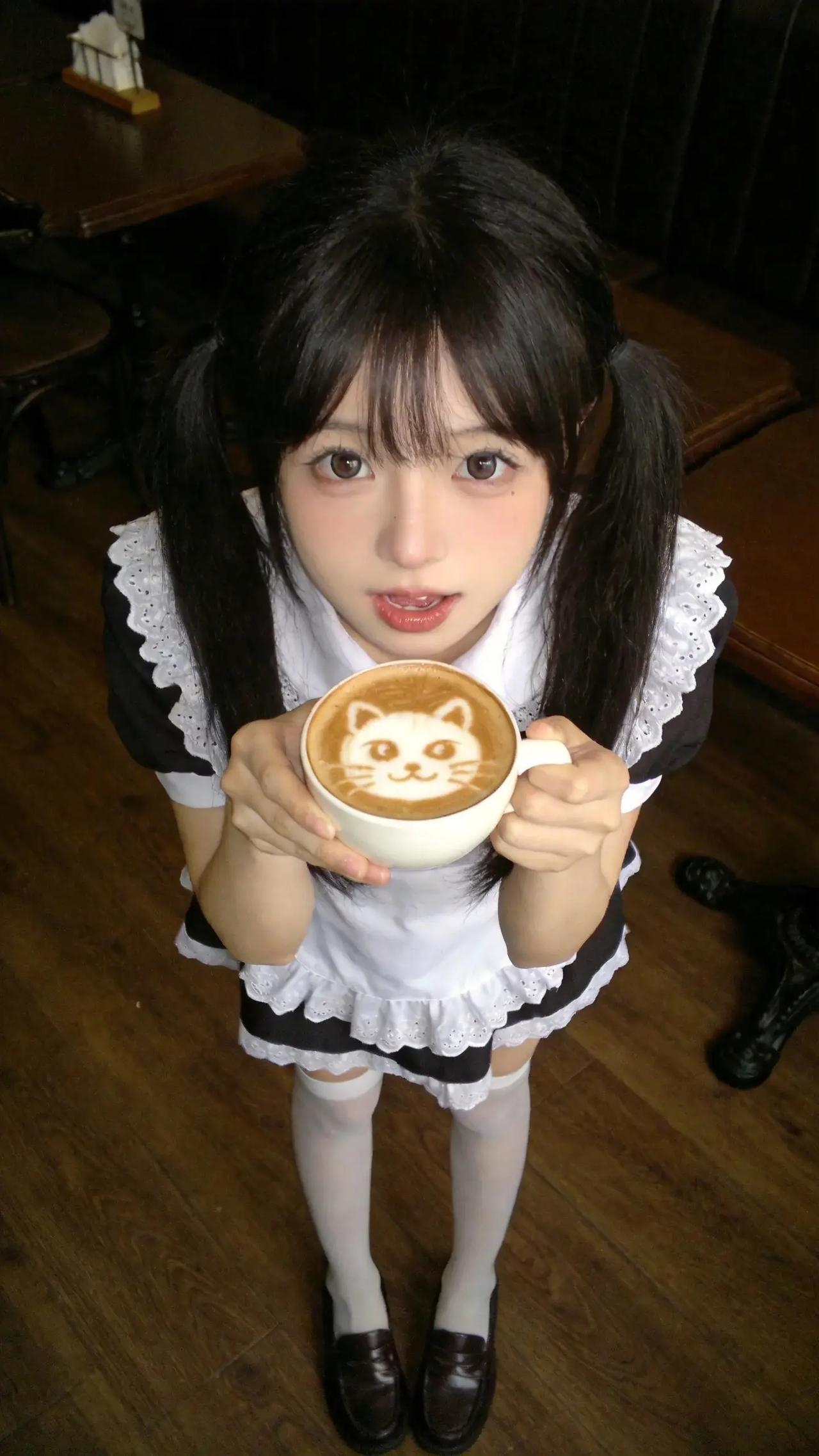 拉花拉成这样，能当咖啡主理人吗