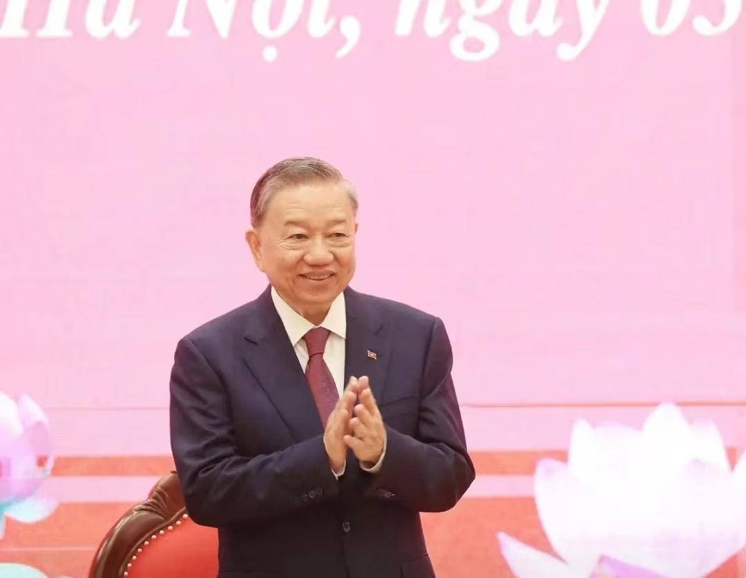 看上去举国欢庆，实际上暗流涌动，今年7月2日是“胡志明市”改名50周年，越共总书