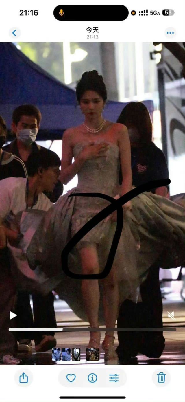 韵公主🤤🤤老鹿和绿色礼服是绝配 ​​​
