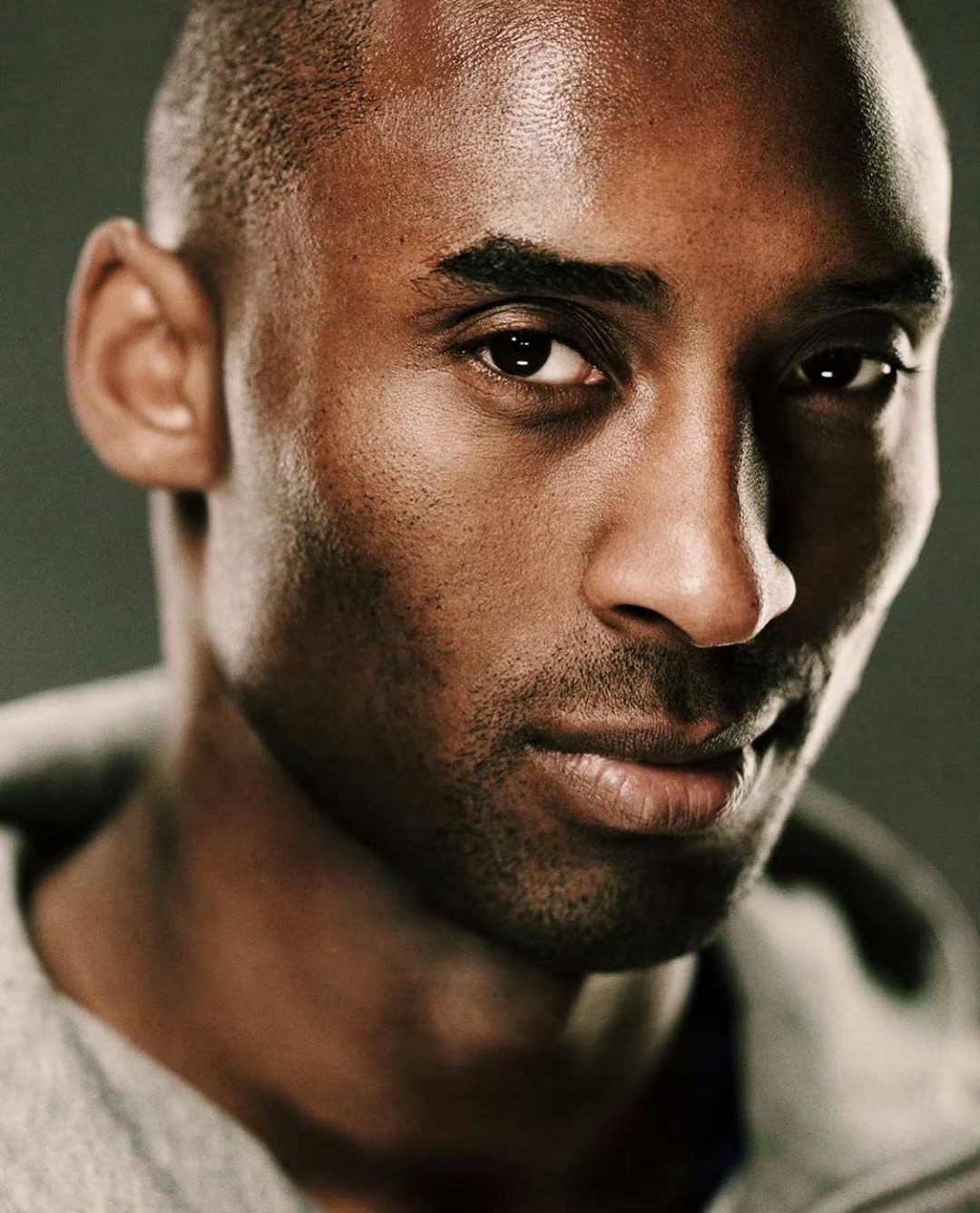 人活着都会经历失去，我们都害怕失去，面对这种害怕最有力的反击，就是认真活好每一分