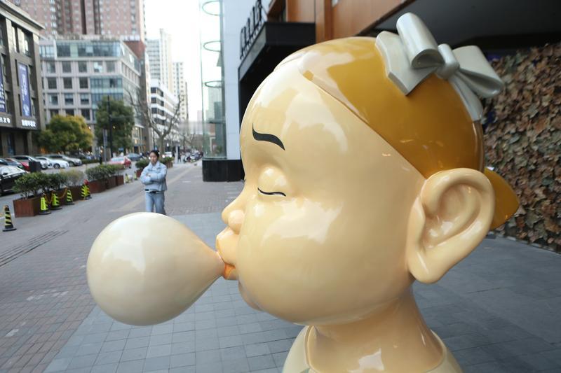 3岁幼童误拿泡泡糖母亲赔偿60元，超市称孩子还偷了数千元商品，家长要查监控，10