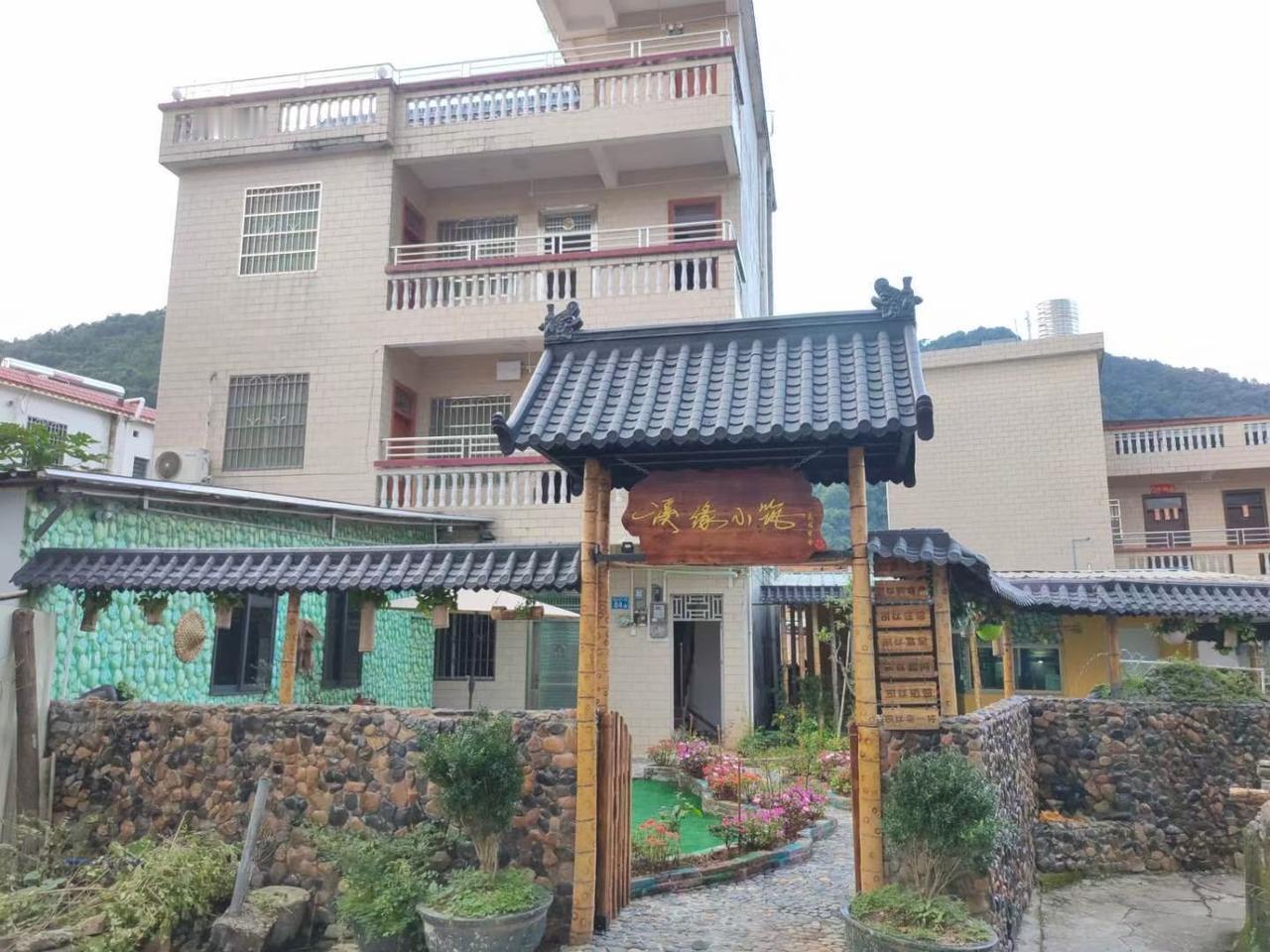 从化溪头村溪缘小筑8房14床特色山区民宿：山野间的温馨之选~心游户外代理运营民宿