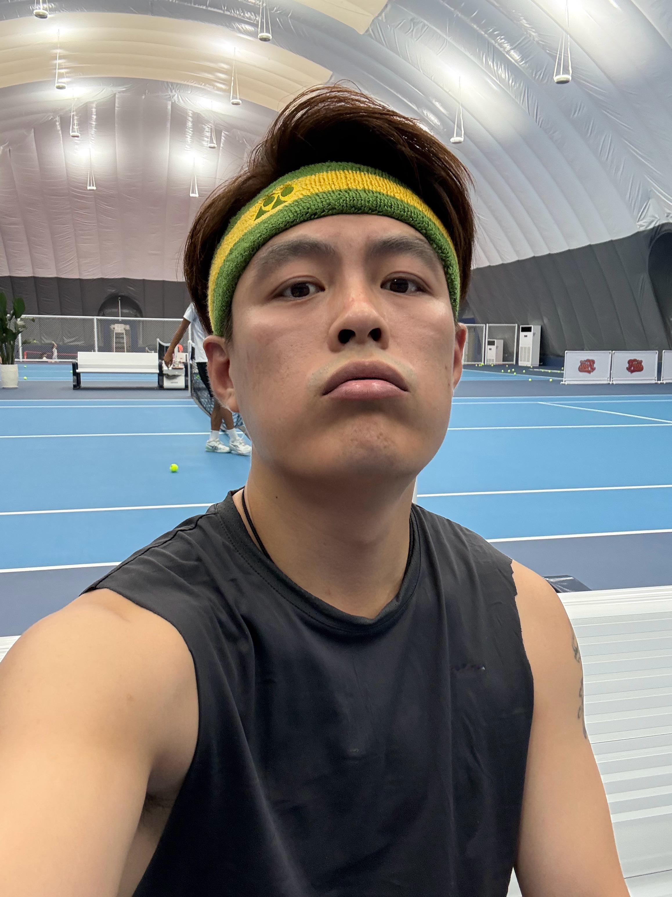 继续呲牙咧嘴中 