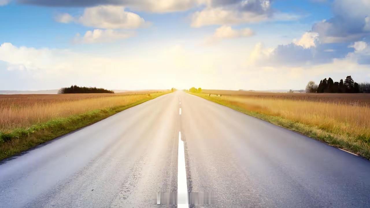 普通人改变命运的前提和基础就是“改变”两字，而非重复，重复过去的路径依赖，往往只