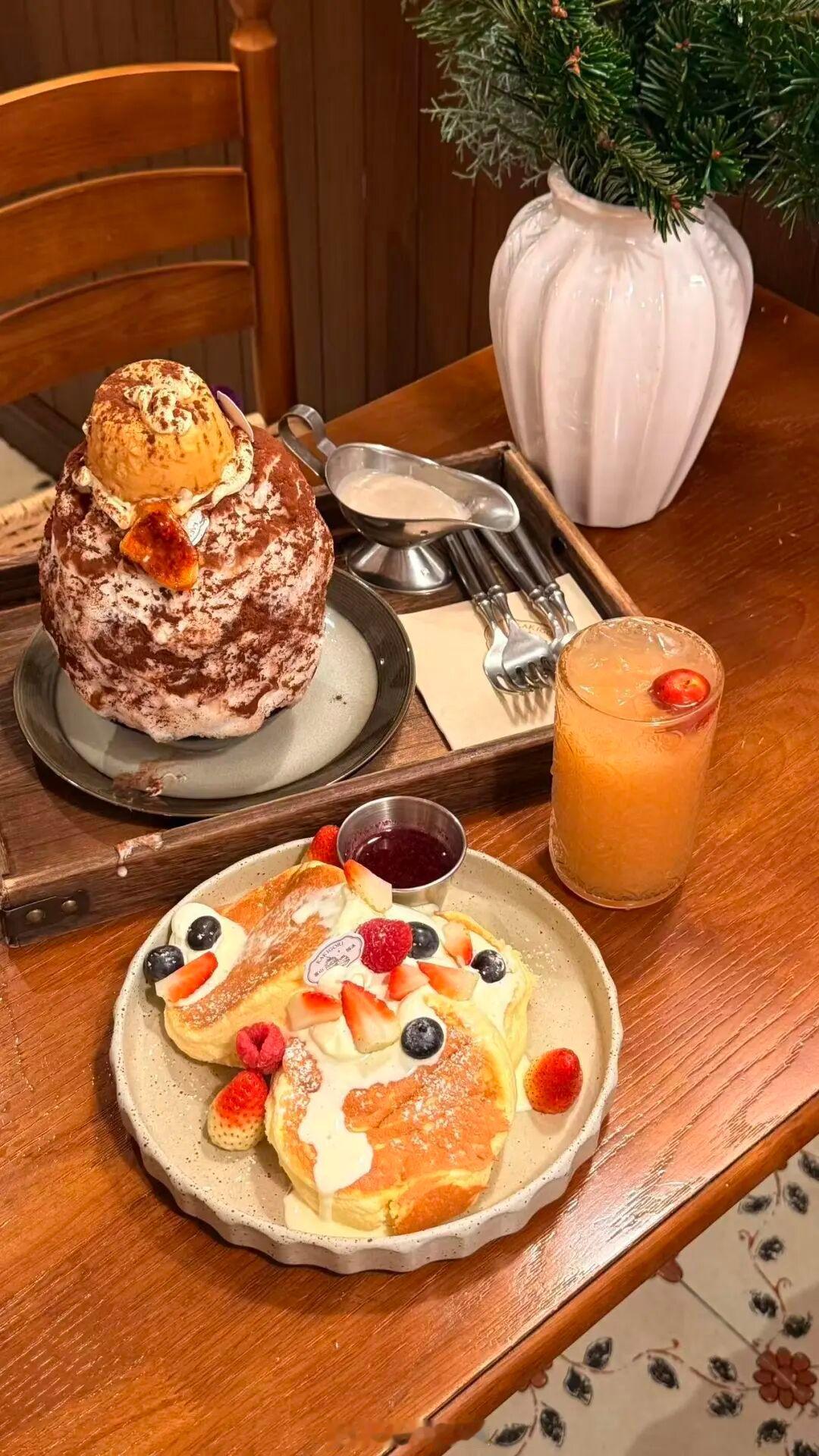 在刚烤好的舒芙蕾面前，天大的事都要挪后。——坂木司早安