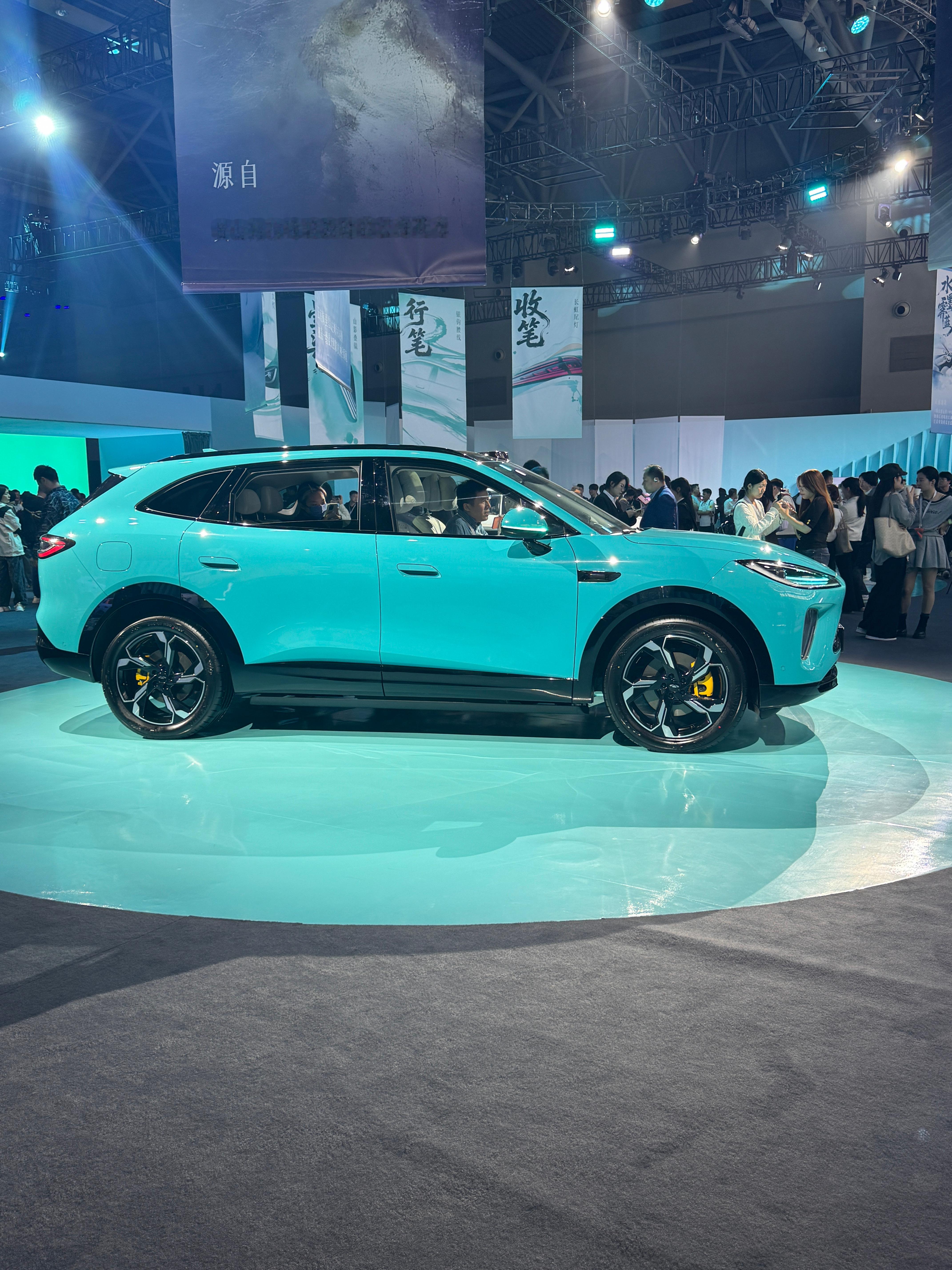 年轻人的第一辆大五座suv，B级优雅、C级宽享、S级驾控。上市12.99万起，置