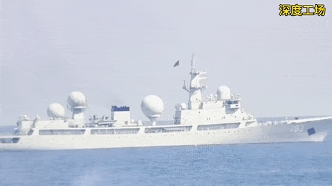 在南海，美国和菲律宾联军正在进行一次紧张刺激的两栖突击演习。他们计划通过快艇和直