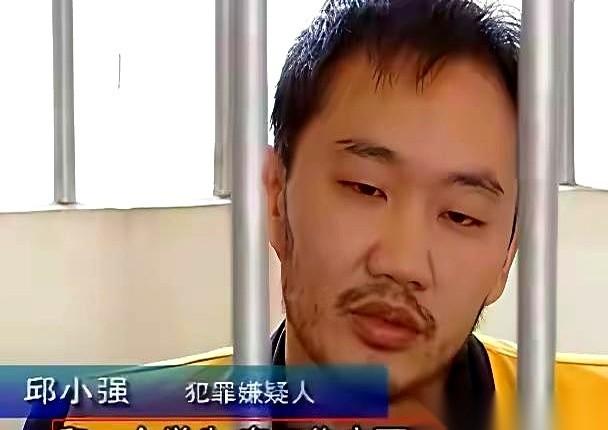 江苏那个麻醉医生邱小强，亲手把自己老婆送走了。没用刀，没用绳，用的就是他每天在手