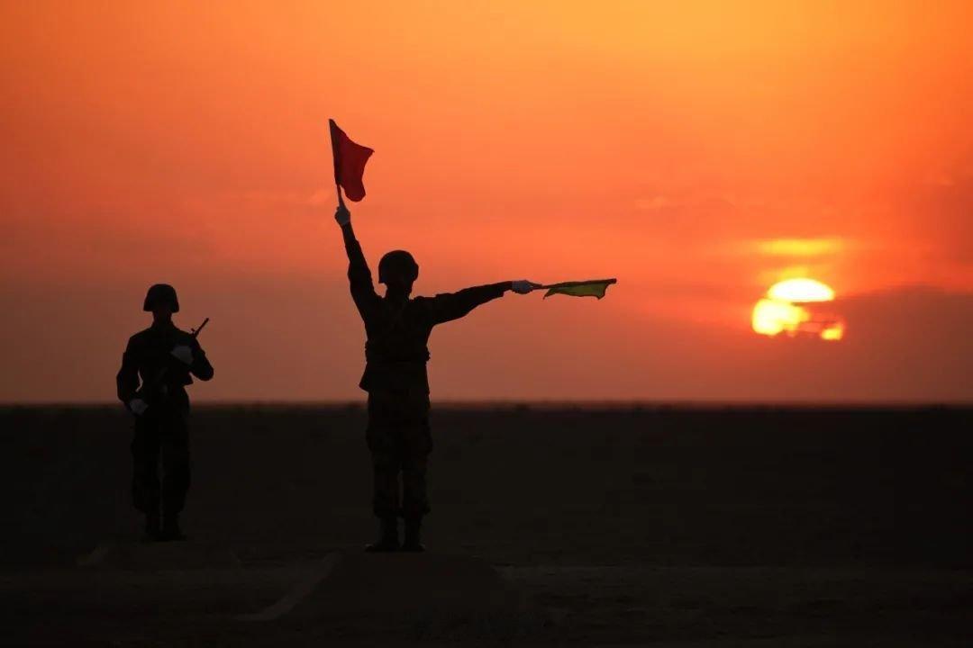 #东风快递[超话]##正青春火箭军##火箭军# 《为你插上飞翔的翅膀》多少次寒来