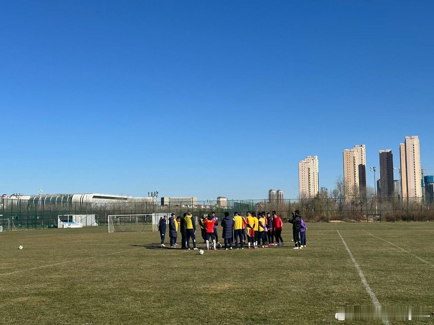 准备出征天津老甲A在津最后一练中超联赛天津津门虎中国传承足球明星联赛