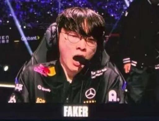 faker大魔王，真的是LPL的噩梦啊！

在刚结束的S15半决赛，大魔王fak