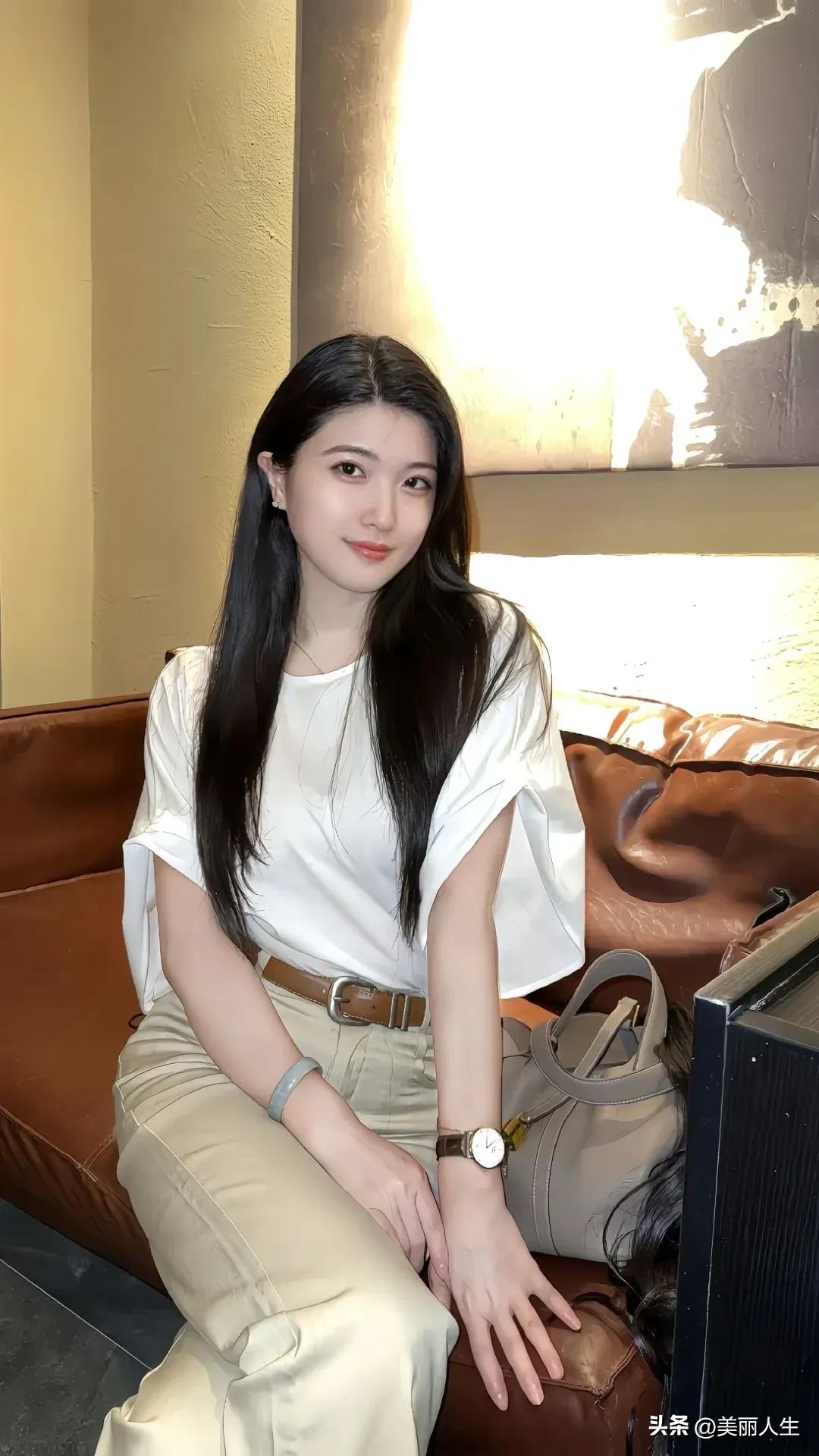 胃饱了，心就满了
今天的快乐，是姐姐们给的
愿我们都能够在四季三餐中
找到最踏实