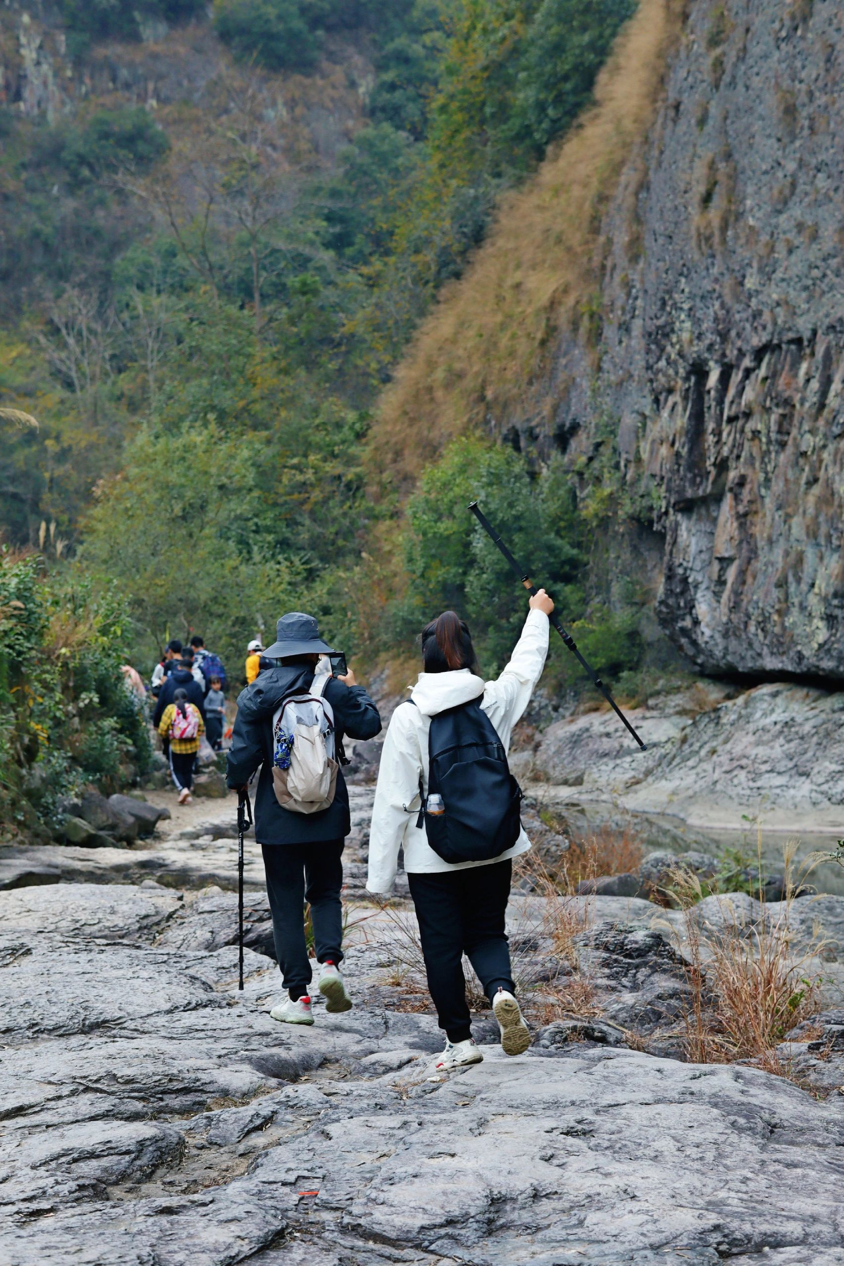 刚从安山古道下来 尽管问