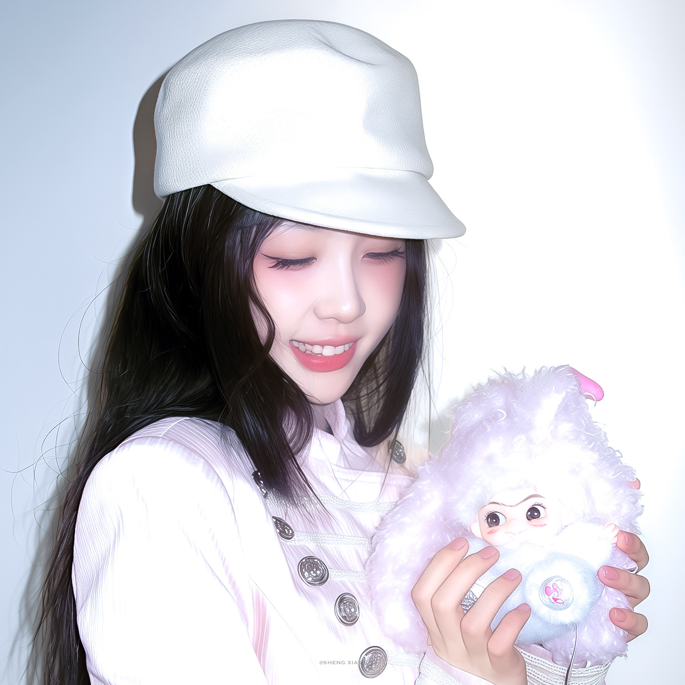 虞书欣 🍇🤍🫧·更新了一则头像壁纸～ 