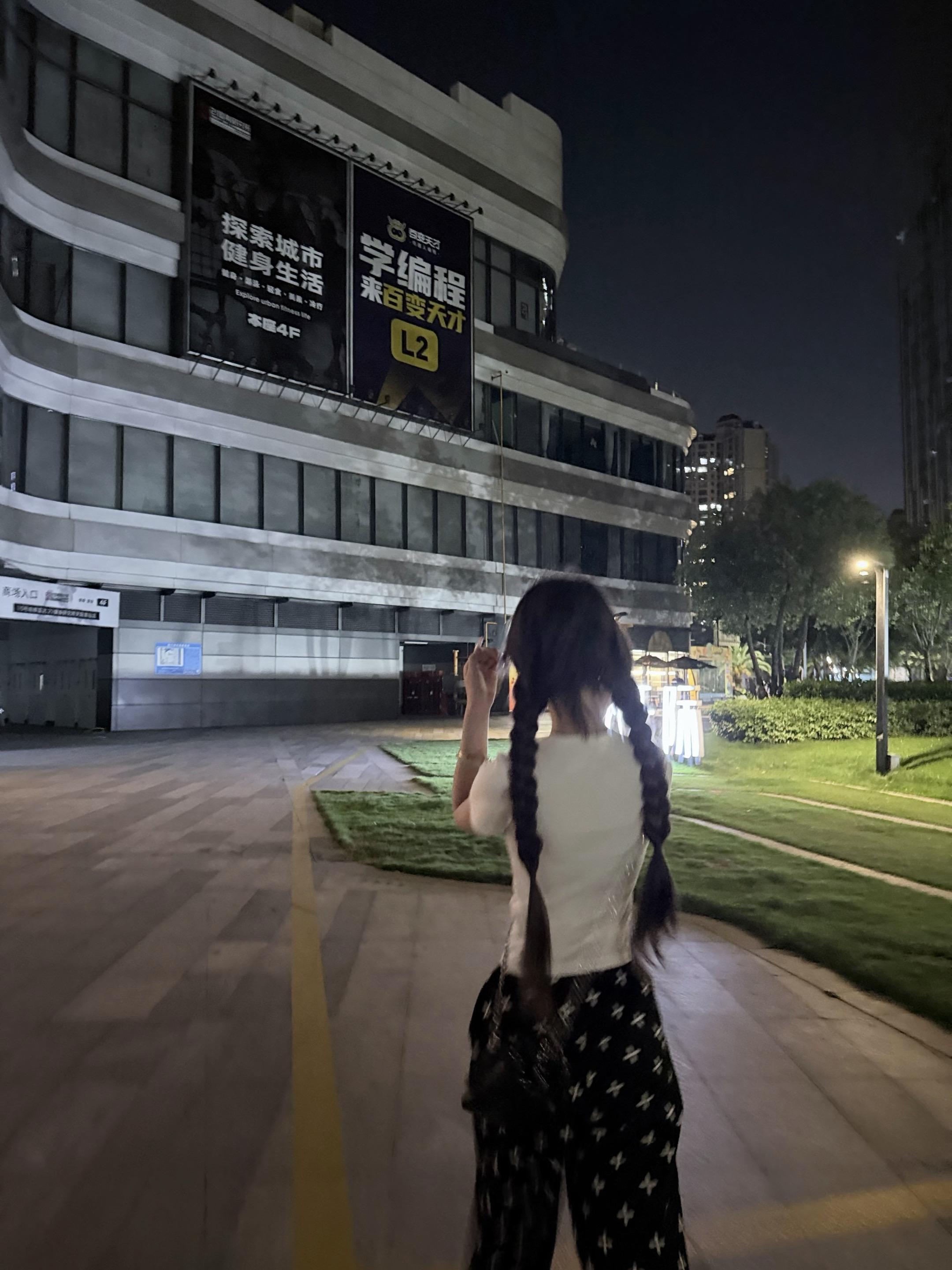 命运在新陈代谢 很深的东西变得很浅