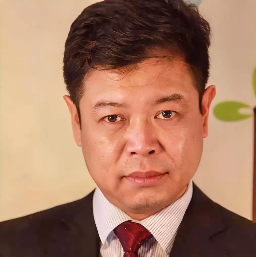 前华为“首席科学家”杨学志还在为被华为开除事件耿耿于怀，昨天（6月18日）连续发