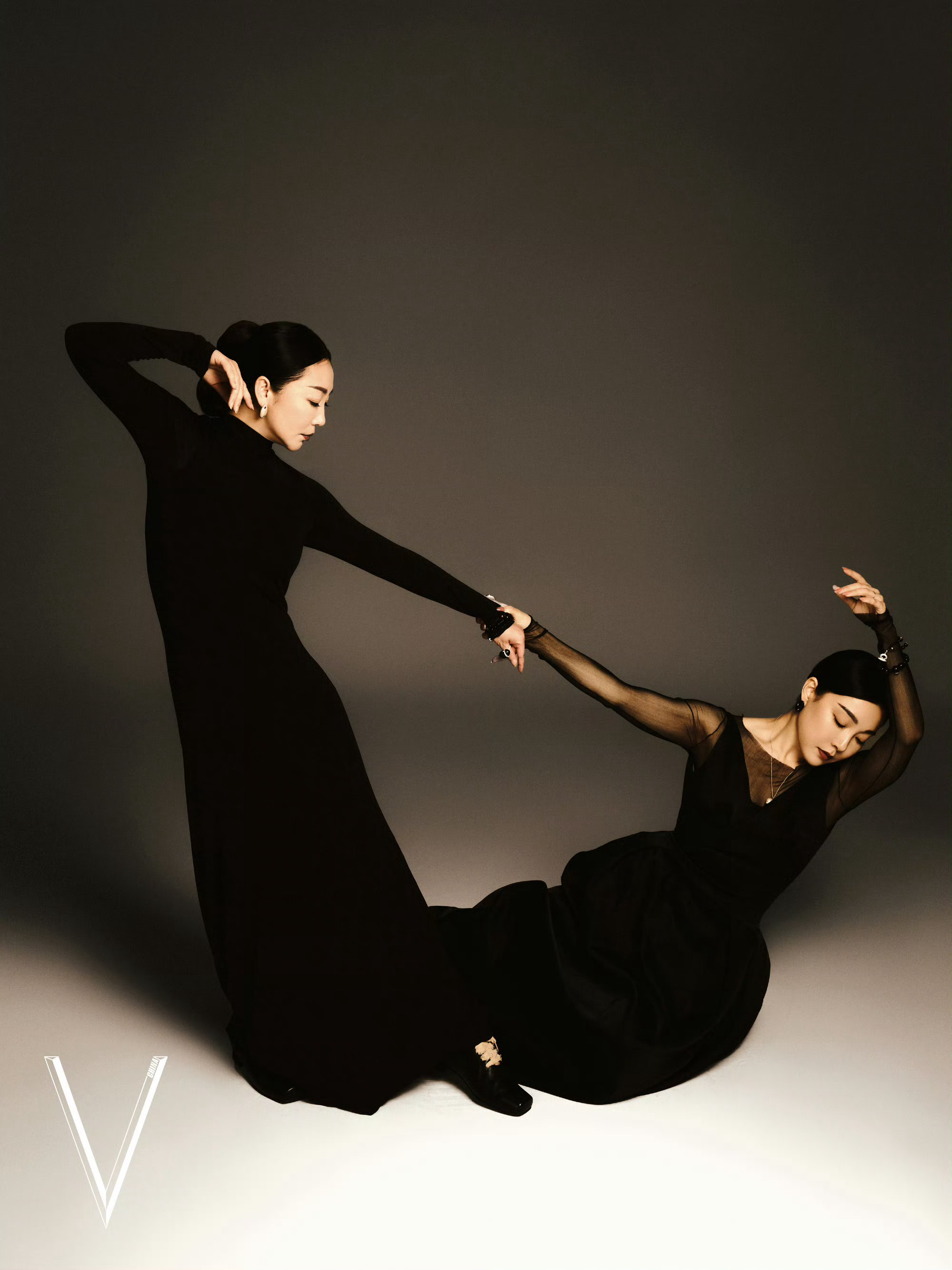 V中文版韩真周莉亚双星共舞大片V中文版侠路相逢摄影：金 ​​​