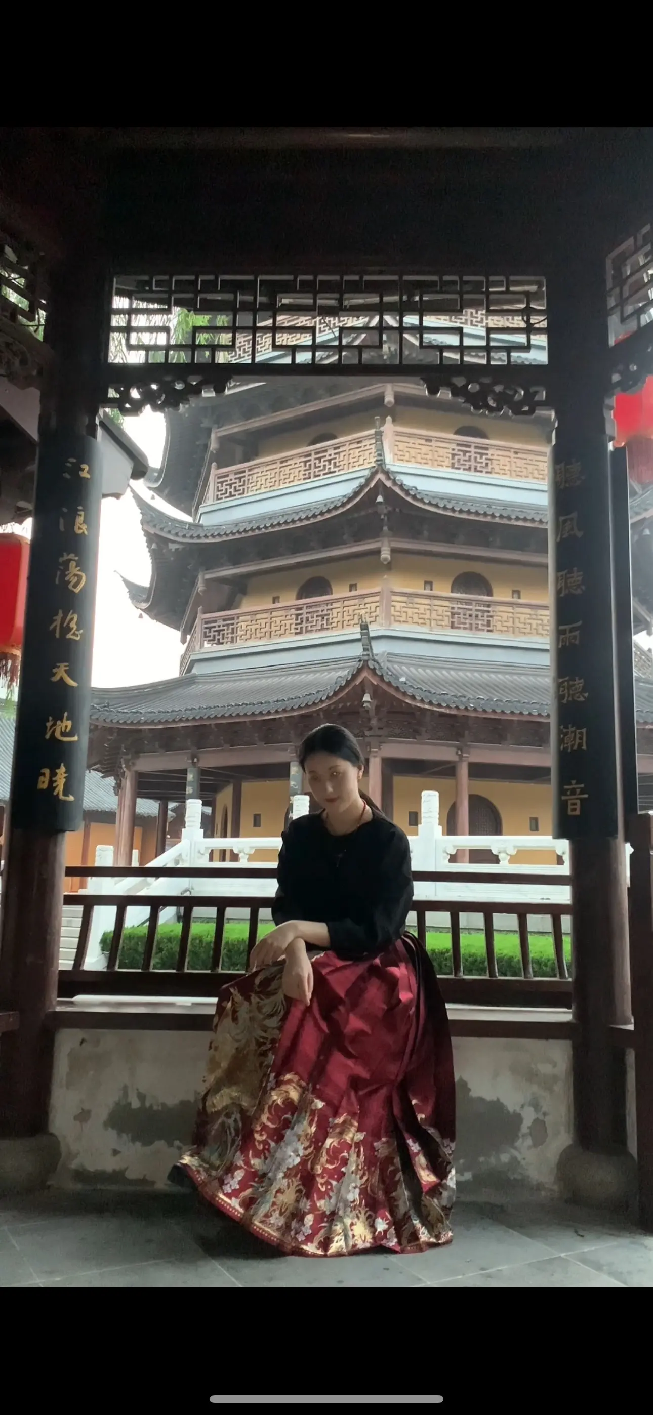 只笑风霜轻如棉。