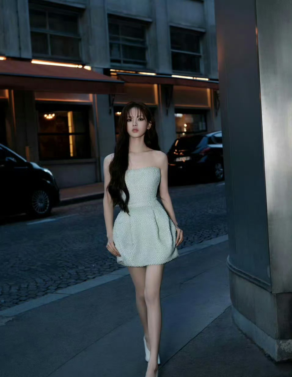 杨超越巴黎世家全球首穿，超越妹妹美得太权威了  ！ 