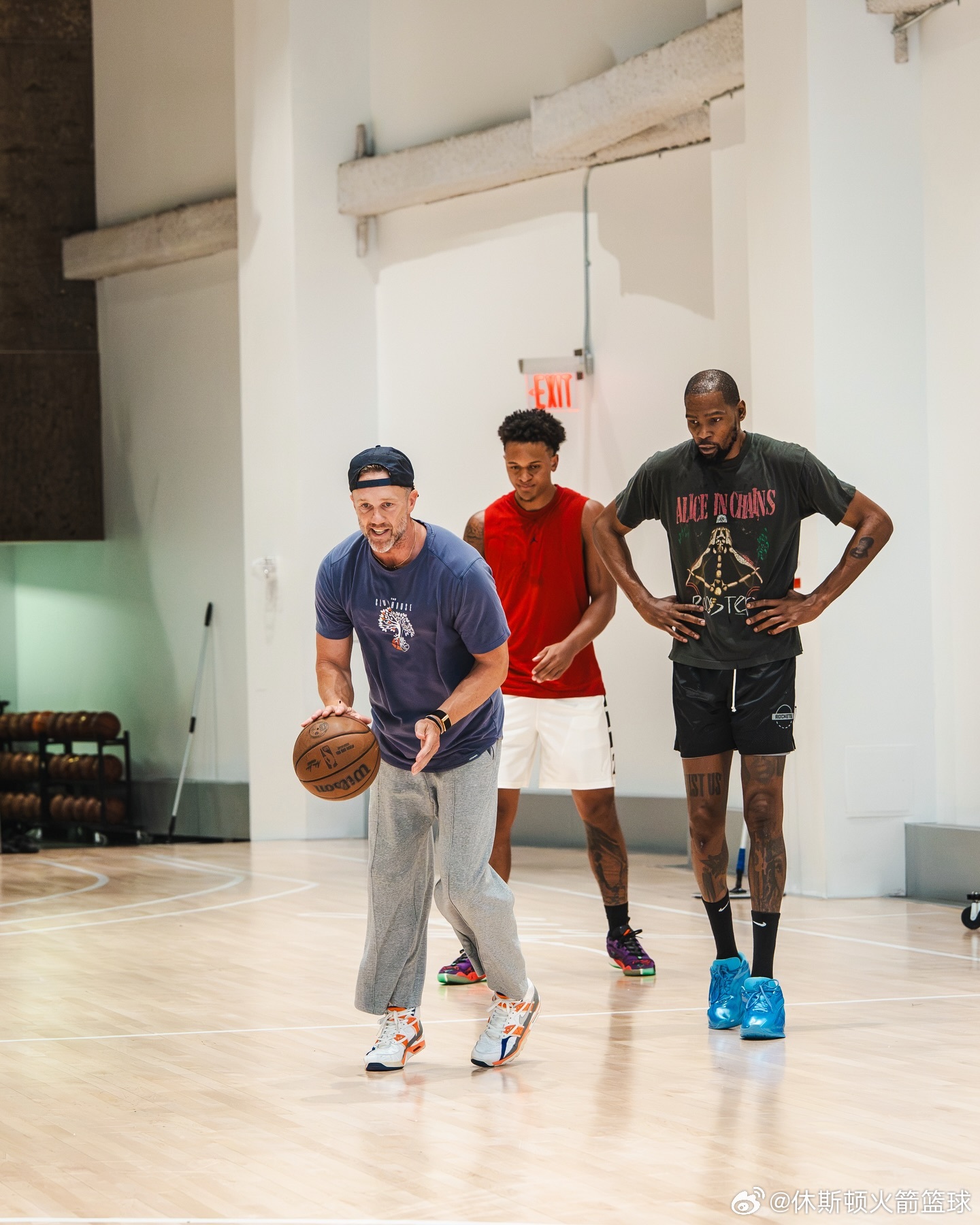 今天KD陪着班凯罗一起训练👀休斯顿火箭2026nba夏季联赛休斯顿火箭