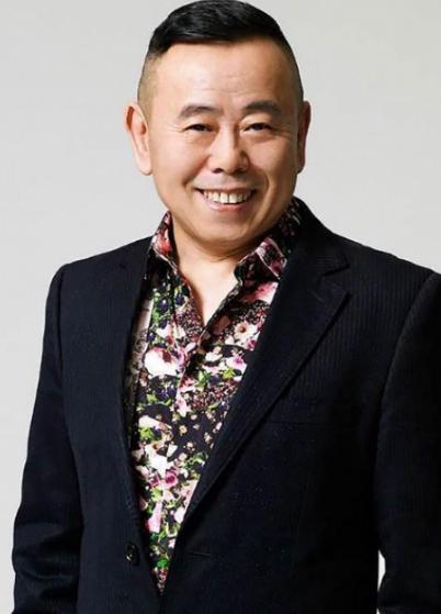 1998年，潘长江看中北京一套紧临长安街的房子，面积足足有266平，进门就是10