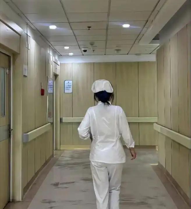 广西贺州，一家民营医院收到匿名举报，指控一名工作近12年的女护士涉嫌从事卖Y活动