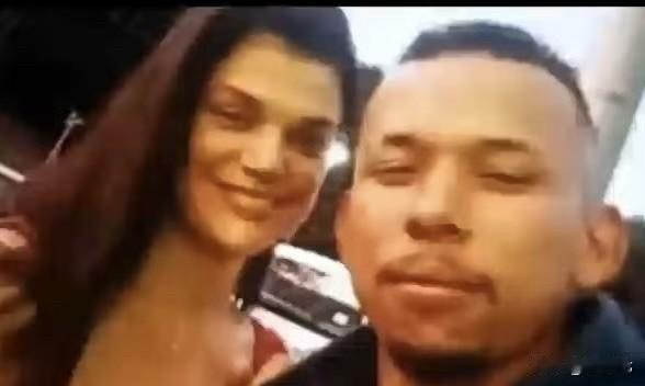 悬崖激情变悲剧：巴西一对情侣车内亲热坠崖双亡‼️
近日，巴西一起离奇车祸震惊全球