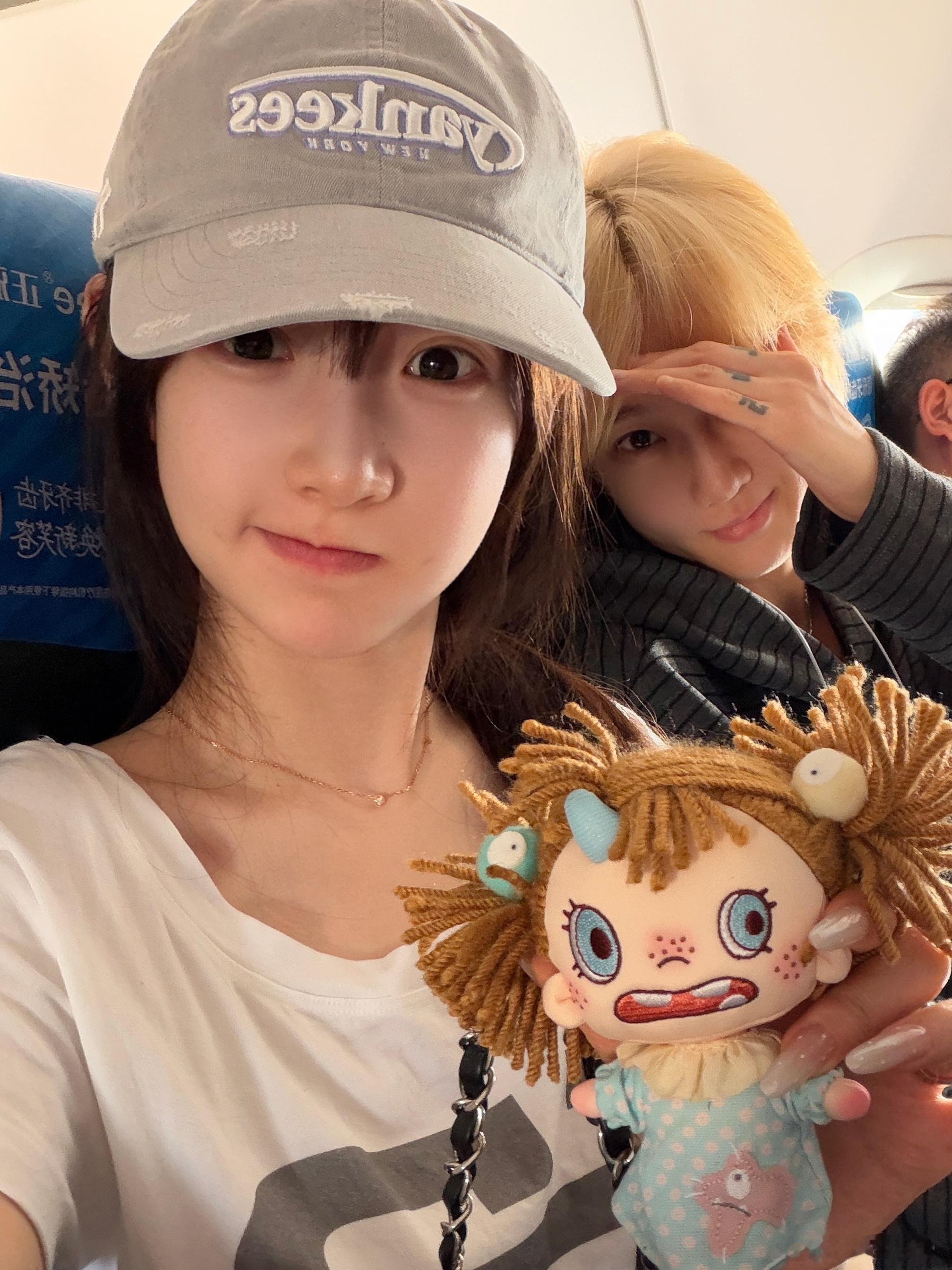 昨天随口一句的想去旅游 今天她就带我就出发了✈️ Go Go Go～ ​​​