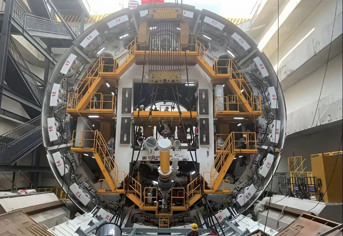 伊朗导弹为什么打不完？伊朗伊斯兰革命卫队空天军前司令：伊朗的导弹基地建在各省市地