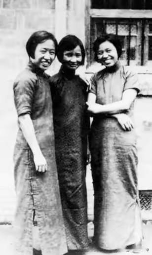 1933年被捕押往敌营，一块怀表险些断送性命，女地下党忍痛舍弃挚爱信物保全自身