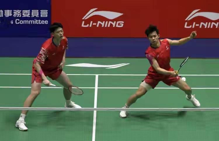 🇨🇳陈柏阳/刘毅顺利闯过首轮关，晋级🇦🇺澳大利亚公开赛的男双16强！
他