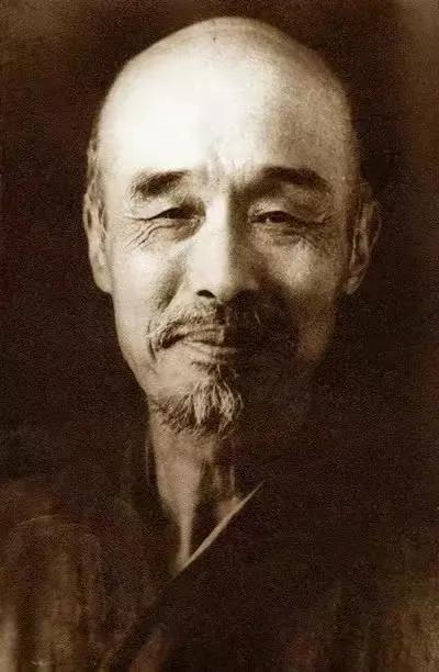 弘一法师说，有脾气是人之常情，但乱发脾气，却是最笨的排解方式。发脾气时，会脱口而