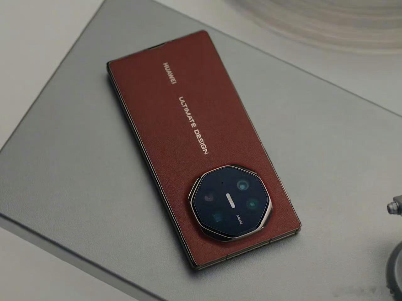 #华为三折叠和iPhone16你选谁# 第一先看钱包，第二再看手速，怎么看都是i