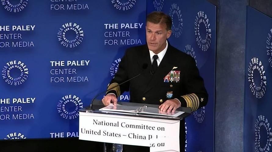 美军高官突然公开向中国“服软”，难道只是在镜头前客套一下？
真相远比你想的要扎心