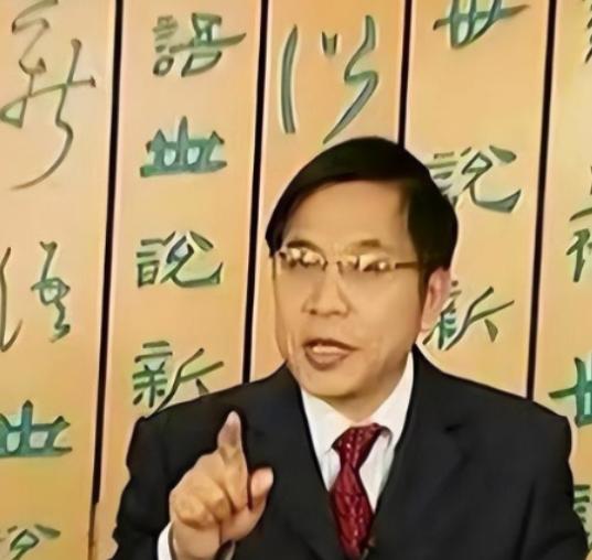 “中医不灭，天理难容？”中南大学的教授张功耀发起万人签名，要求取消中医药，这是一