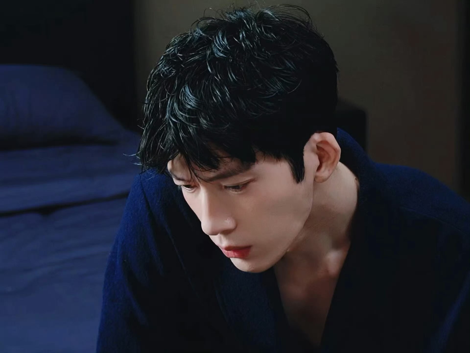 井柏然的权威我后知后觉 《钢铁森林》之前，对井柏然无感。《钢铁森林》之后：此男怎